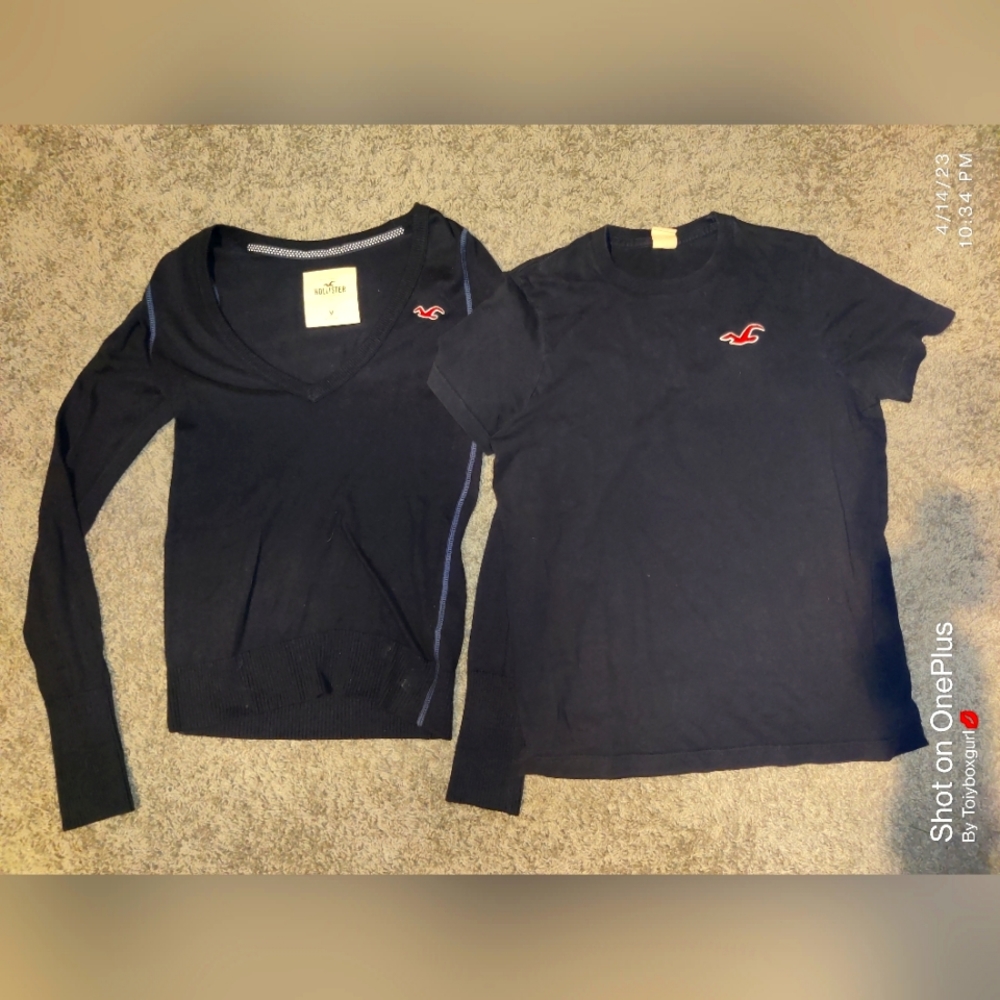 Navy HOLLISTER MED SET THIN SWEATER AND TSHIRT